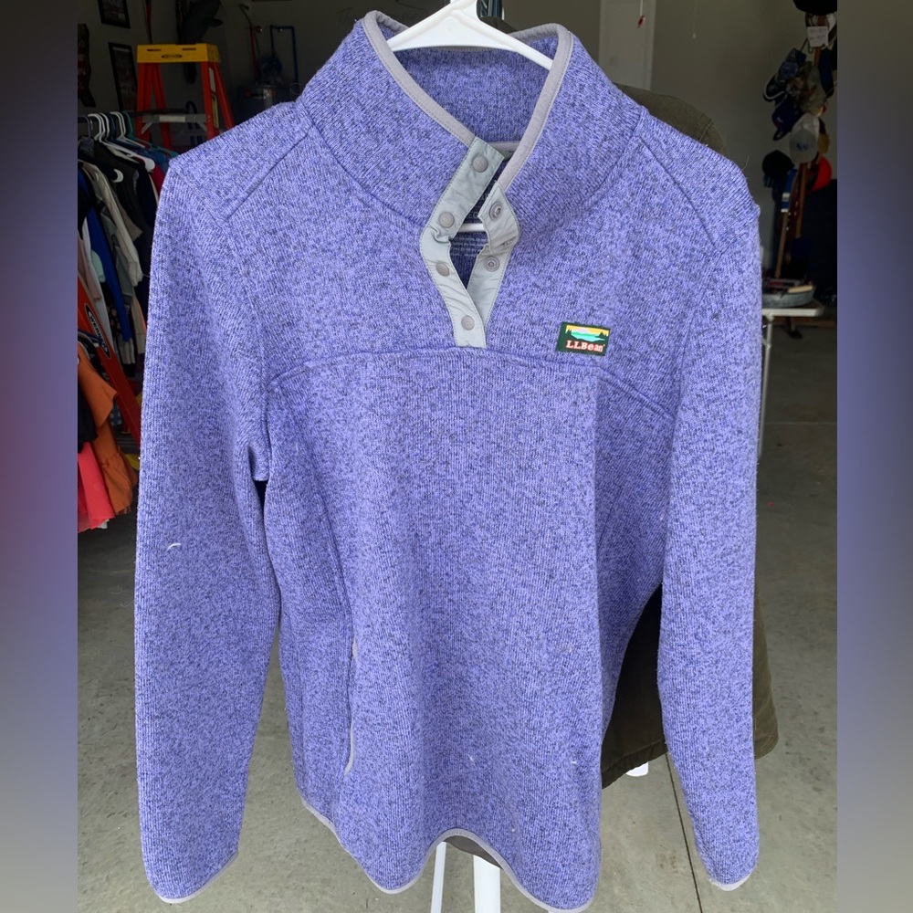 Women’s LLBean sweatshirt